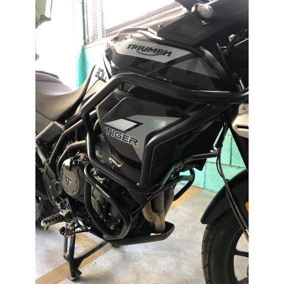 Barra de protección sobre SOLID (protección del depósito) negra Hepco&Becker Triumph Tiger 850 Sport '21-