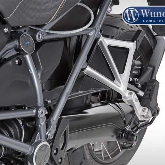 Cubierta del hueco del asiento del pasajero BMW R1200GS LC/Adventure - negro Wunderlich