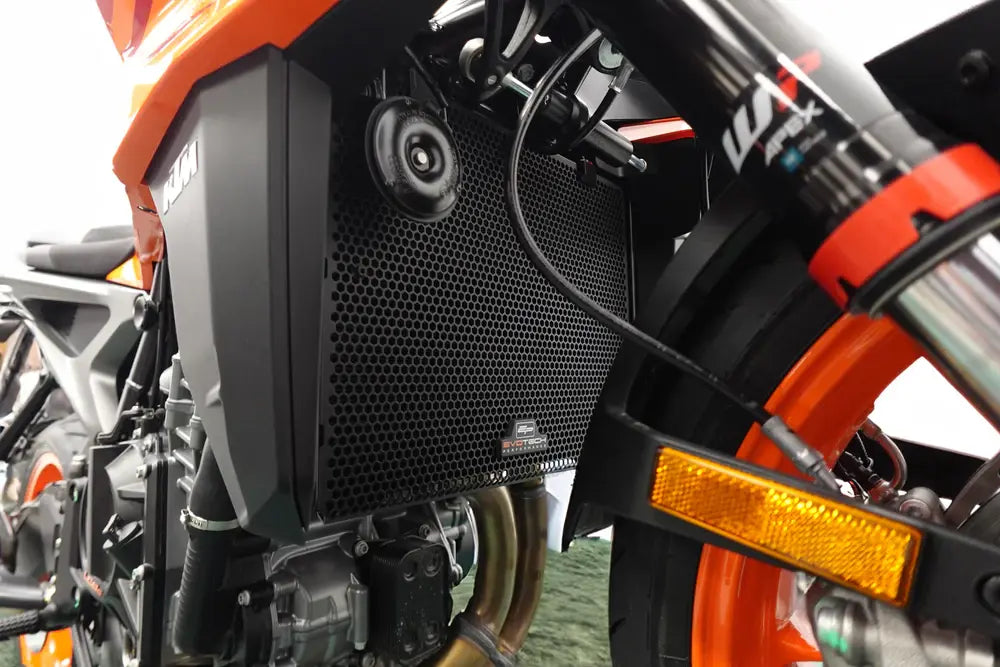 Cubierta del radiador negra Evotech Performance KTM 990 Duke '24-