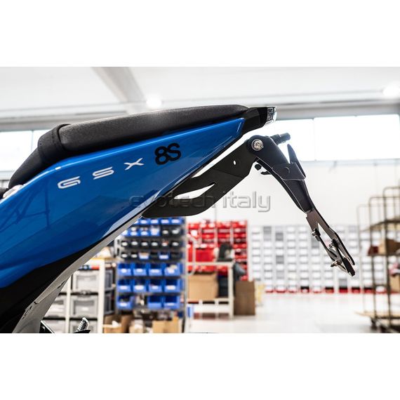 Portamatrículas Evotech Suzuki GSX-8S '23- / GSX-8R '24-