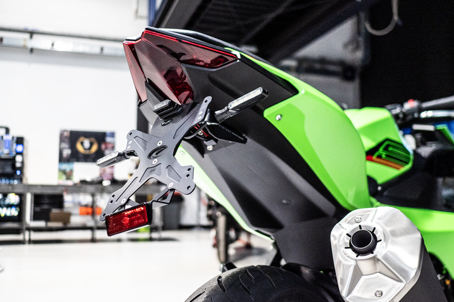 Portamatrículas Evotech Kawasaki Z400/500 / Ninja 400/500