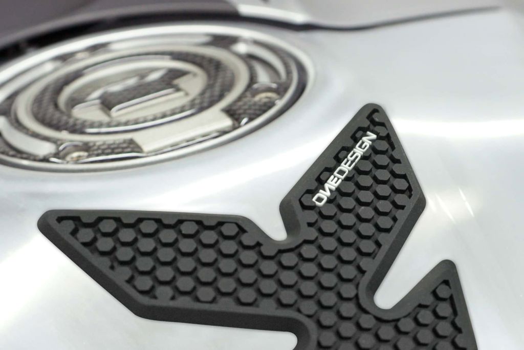 Protector de depósito Neumático Puig universal negro