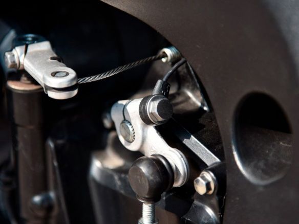 Cambio rápido electrónico Wi-Fi HEALTECH para BMW R 1250 GS/ADV 2019-2024