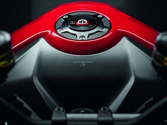 TAPA DE DEPÓSITO OFICIAL DUCATI DE CARBONO DUCATI PANIGALE V4 / S / R / SP 2018-2021