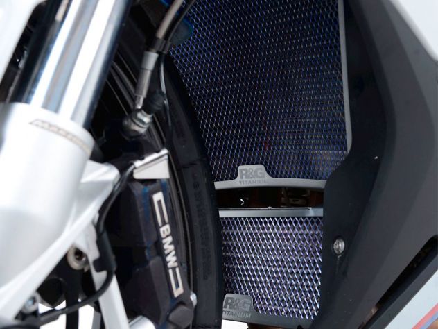 REJILLA DEL RADIADOR DE ACEITE DE TITANIO DE CARRERAS R&G BMW S 1000 XR 2020-2023