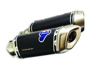 PAR DE SILENCIADORES DE TITANIO AKRAPOVIC PARA DUCATI HYPERMOTARD 950 / SP 2019-2024