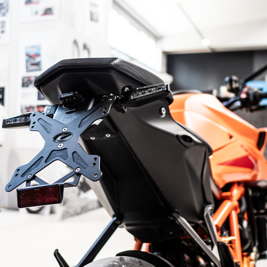 Portamatrículas Evotech KTM 1390 Superduke R / 990 Duke '24-