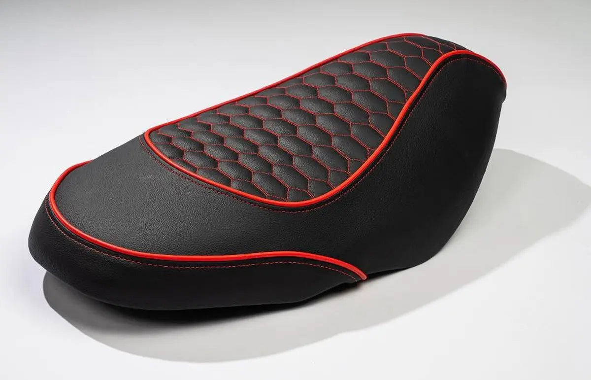 Sillín personalizado negro y rojo | PIAGGIO ZIP II/ZIP SP