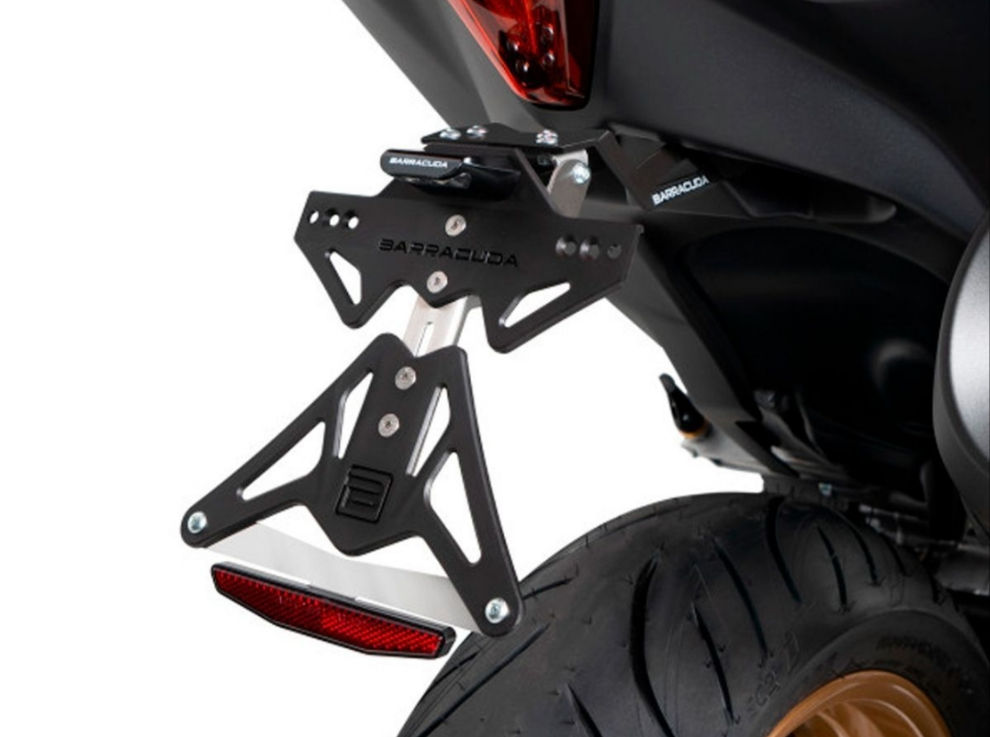MATRÍCULA DE ALUMINIO BARRACUDA YAMAHA T-MAX 560 2022-2023