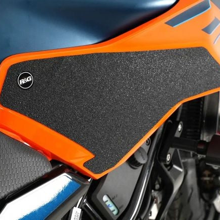 KIT DE 2 ADHESIVOS ANTIDESLIZANTES PARA PROTECCIÓN DE DEPÓSITO R&amp;G KTM DUKE 125 / 250 / 390 2024 