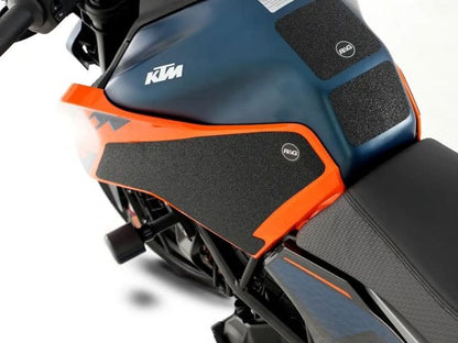 KIT DE 2 ADHESIVOS ANTIDESLIZANTES PARA PROTECCIÓN DE DEPÓSITO R&amp;G KTM DUKE 125 / 250 / 390 2024 