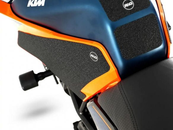 KIT DE 2 ADHESIVOS ANTIDESLIZANTES PARA PROTECCIÓN DE DEPÓSITO R&amp;G KTM DUKE 125 / 250 / 390 2024 